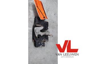 Gebrauchte Schlossmechanik Motorhaube Mazda 2 (DE) 1.3 16V MZR Preis € 24,99 Margenregelung angeboten von Van Leeuwen Auto Onderdelen
