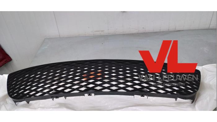 Gebrauchte Grill Mazda 3 (BK12) Preis € 14,00 Mit Mehrwertsteuer angeboten von Van Leeuwen Auto Onderdelen