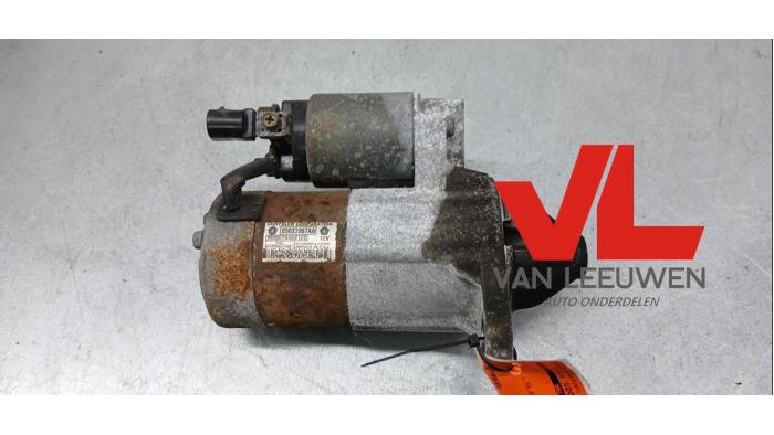 Used Starter Chrysler PT Cruiser 2.0 16V Price € 20,00 Margin scheme offered by Van Leeuwen Auto Onderdelen