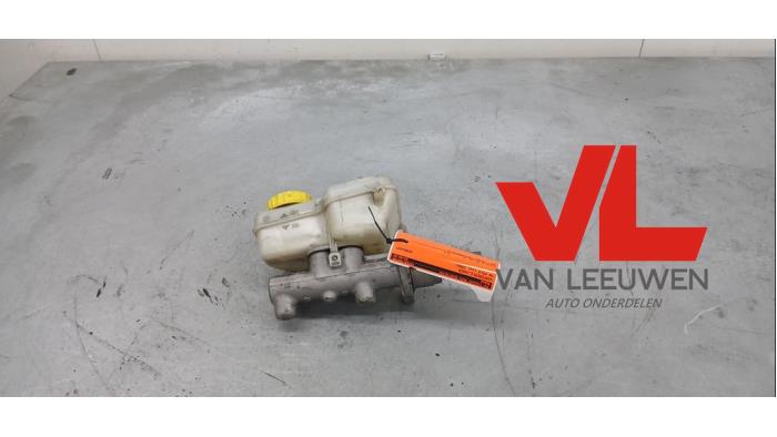 Used Master cylinder Volkswagen Polo IV (9N1/2/3) 1.2 12V Price € 10,00 Margin scheme offered by Van Leeuwen Auto Onderdelen