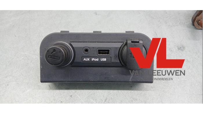 Używane Modul USB Kia Rio III (UB) 1.2 CVVT 16V Cena € 12,50 Procedura marży oferowane przez Van Leeuwen Auto Onderdelen