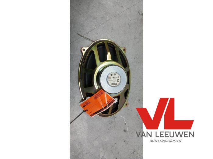 Używane Glosnik BMW Mini (R50/53) 1.6 16V One Cena € 9,00 Procedura marży oferowane przez Van Leeuwen Auto Onderdelen