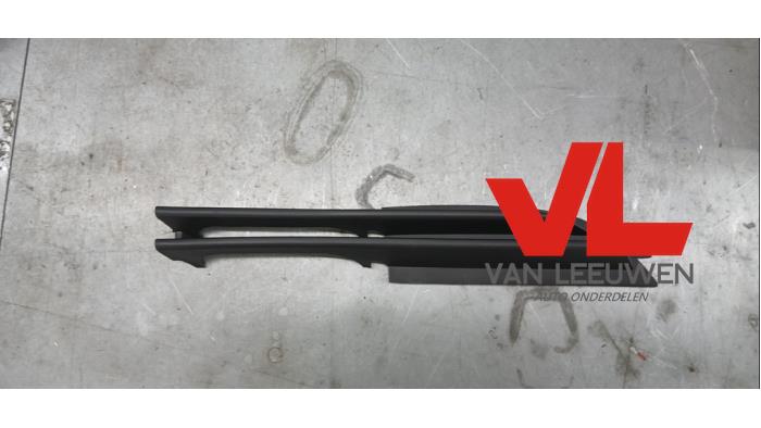 Nya Grill BMW 3 serie (E46/4) Pris € 12,83 Inklusive moms erbjuds av Van Leeuwen Auto Onderdelen
