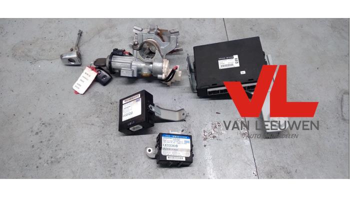 Used Ignition lock + computer Daihatsu Sirion 2 (M3) 1.3 16V DVVT Price € 100,00 Margin scheme offered by Van Leeuwen Auto Onderdelen