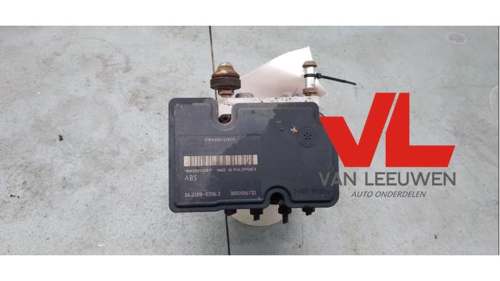 Begagnade ABS-pump Daihatsu Sirion 2 (M3) 1.3 16V DVVT Pris € 30,00 Marginaltabell erbjuds av Van Leeuwen Auto Onderdelen