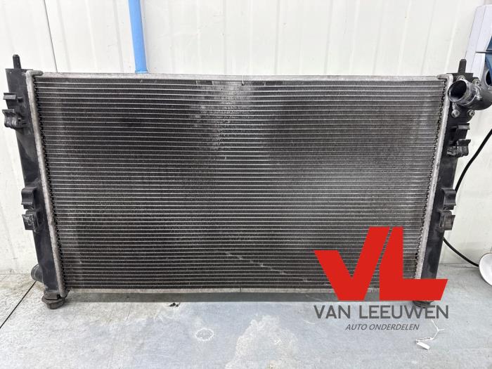 Used Radiator Mitsubishi Outlander (CW) 2.0 16V 4x2 Price € 60,00 Margin scheme offered by Van Leeuwen Auto Onderdelen