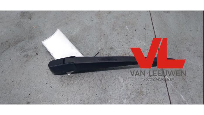 Rear wiper blade arm – 8253A029