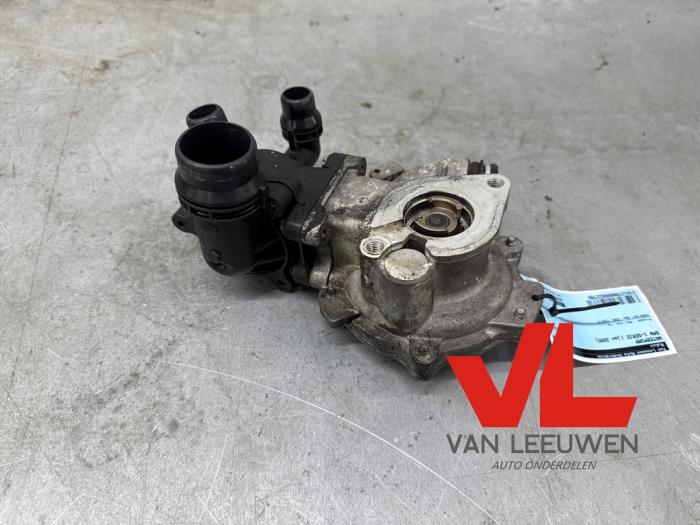 Gebrauchte Wasserpumpe BMW 1 serie (E87/87N) 116i 1.6 16V Preis € 50,00 Margenregelung angeboten von Van Leeuwen Auto Onderdelen