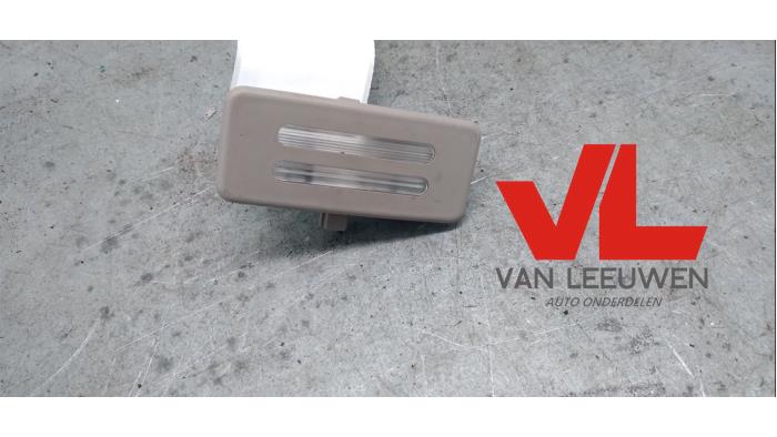 Begagnade Innerbelysning BMW 1 serie (E87/87N) 116i 1.6 16V Pris € 5,00 Marginaltabell erbjuds av Van Leeuwen Auto Onderdelen