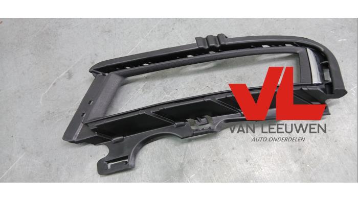 Nya Grill Volkswagen Golf VII (AUA) Pris € 8,47 Inklusive moms erbjuds av Van Leeuwen Auto Onderdelen