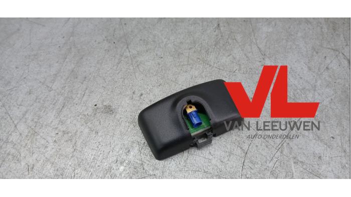 Nowe Antena GPS Ford Mondeo Cena € 12,10 Z VAT oferowane przez Van Leeuwen Auto Onderdelen