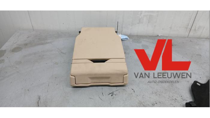 Begagnade Armstöd BMW 5 serie Touring (F11) 528i 16V Pris € 50,00 Marginaltabell erbjuds av Van Leeuwen Auto Onderdelen