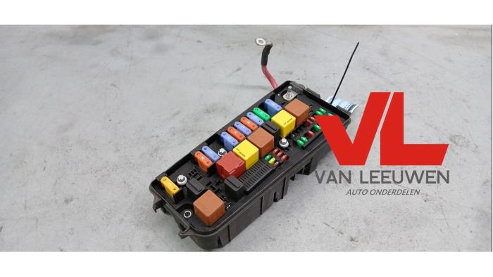 Usados Interruptor combinado de ventanillas Saab 9-3 Sport Estate (YS3F) 1.8i 16V Precio € 85,00 Norma de margen ofrecido por Van Leeuwen Auto Onderdelen
