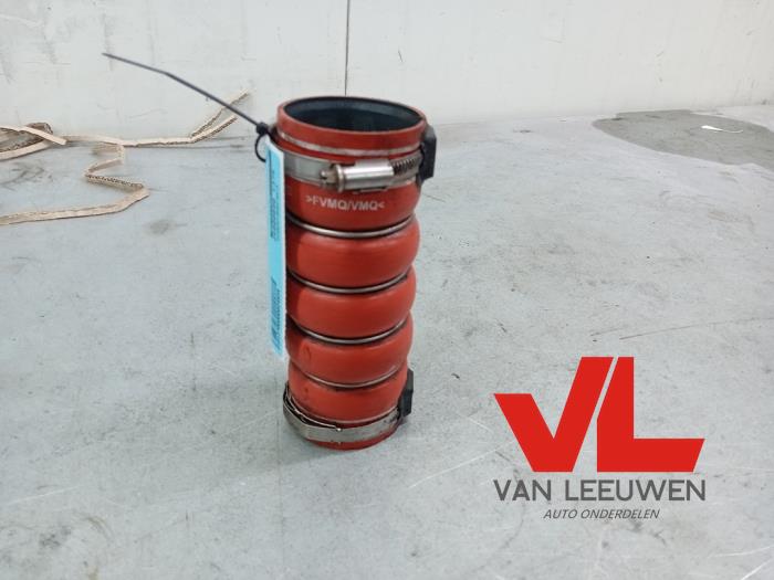 Gebrauchte Intercooler Schlauch Peugeot 5008 I (0A/0E) 1.6 THP 16V Preis € 10,00 Margenregelung angeboten von Van Leeuwen Auto Onderdelen