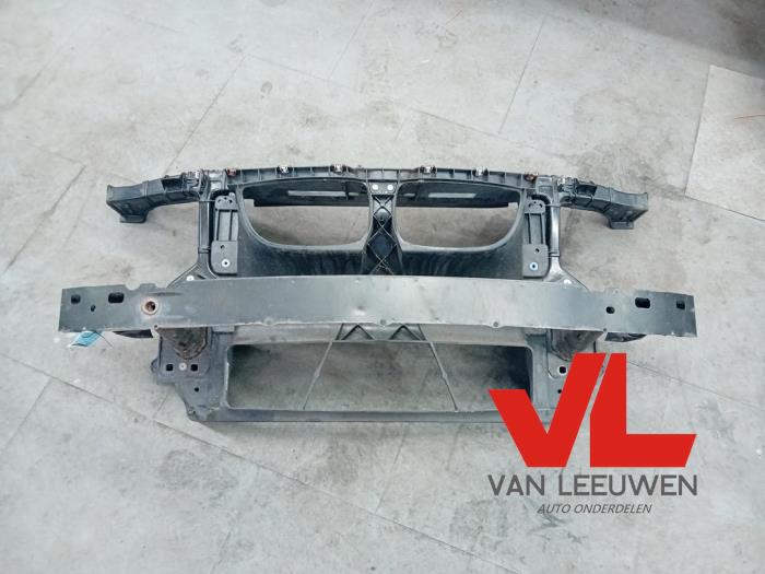 Begagnade Front BMW 1-Serie Pris € 75,00 Marginaltabell erbjuds av Van Leeuwen Auto Onderdelen