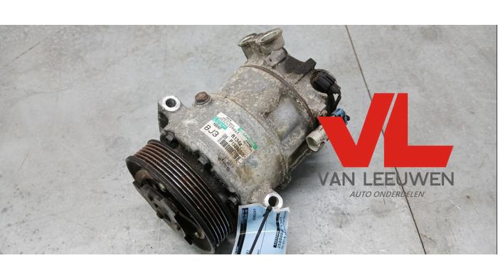 Usagé Pompe clim Opel Insignia 2.8 V6 Turbo 24V 4x4 Ecotec Prix € 70,00 Règlement à la marge proposé par Van Leeuwen Auto Onderdelen