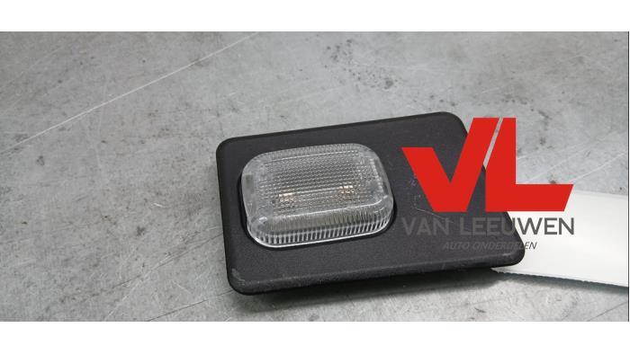 Begagnade Innerbelysning, fram Ford Transit Custom 2.2 TDCi 16V Pris € 6,05 Inklusive moms erbjuds av Van Leeuwen Auto Onderdelen