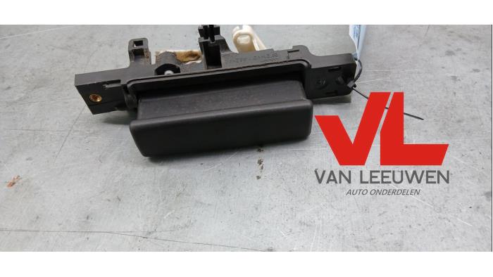 Begagnade Handtag Ford Transit Custom 2.2 TDCi 16V Pris € 60,50 Inklusive moms erbjuds av Van Leeuwen Auto Onderdelen