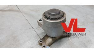 Engine mount from a Ford Transit Custom 2.2 TDCi 16V 2016