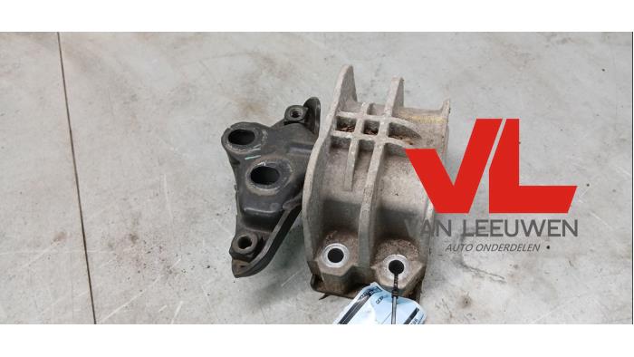 Usagé Support moteur Ford Transit Custom 2.2 TDCi 16V Prix € 24,20 Prix TTC proposé par Van Leeuwen Auto Onderdelen