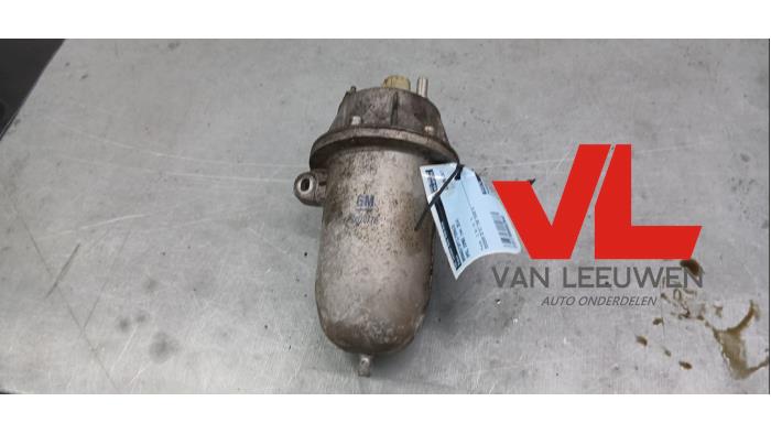 Begagnade Bränslefilterhus Opel Combo 1.3 CDTI 16V ecoFlex Pris € 25,00 Marginaltabell erbjuds av Van Leeuwen Auto Onderdelen
