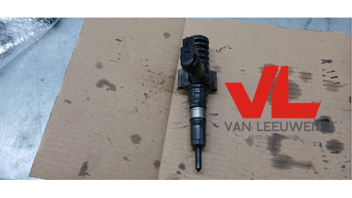 Usagé Injecteurs Volkswagen Passat Variant (3C5) 2.0 TDI 16V 140 Prix € 175,00 Règlement à la marge proposé par Van Leeuwen Auto Onderdelen