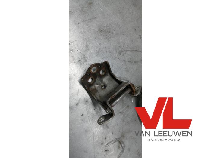 Gebrauchte Scharnier- Set Toyota Land Cruiser V8 (J20) 4.5 D-4D 32V Preis € 50,00 Margenregelung angeboten von Van Leeuwen Auto Onderdelen
