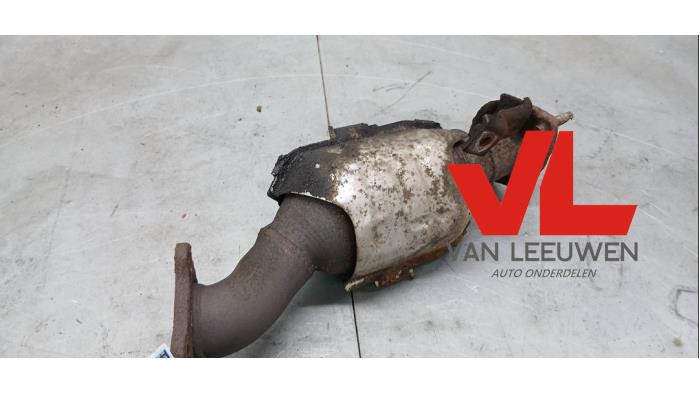 Usagé Catalyseur Toyota Land Cruiser V8 (J20) 4.5 D-4D 32V Prix € 375,00 Règlement à la marge proposé par Van Leeuwen Auto Onderdelen