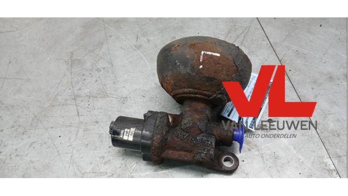 Begagnade Tryckackumulator Toyota Land Cruiser V8 (J20) 4.5 D-4D 32V Pris € 375,00 Marginaltabell erbjuds av Van Leeuwen Auto Onderdelen