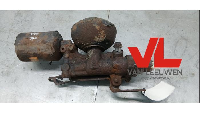 Begagnade Tryckackumulator Toyota Land Cruiser V8 (J20) 4.5 D-4D 32V Pris € 375,00 Marginaltabell erbjuds av Van Leeuwen Auto Onderdelen