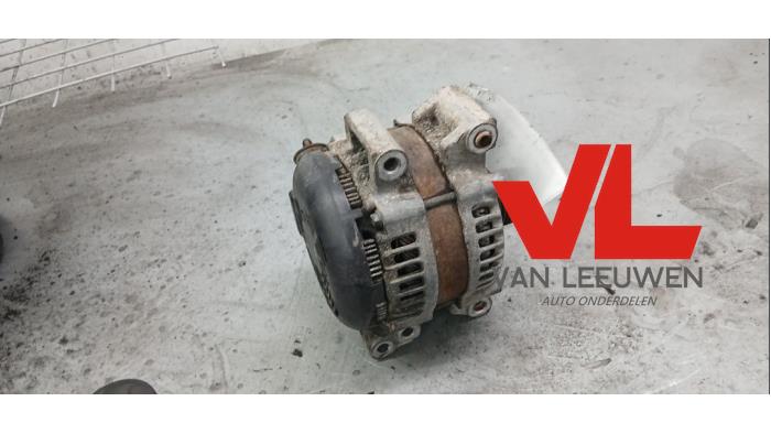 Begagnade Dynamo Toyota Land Cruiser V8 (J20) 4.5 D-4D 32V Pris € 125,00 Marginaltabell erbjuds av Van Leeuwen Auto Onderdelen
