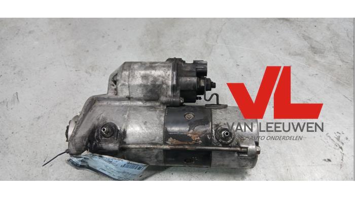 Used Starter Toyota Land Cruiser V8 (J20) 4.5 D-4D 32V Price € 150,00 Margin scheme offered by Van Leeuwen Auto Onderdelen