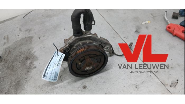 Używane Pompa wodna Toyota Land Cruiser V8 (J20) 4.5 D-4D 32V Cena € 250,00 Procedura marży oferowane przez Van Leeuwen Auto Onderdelen