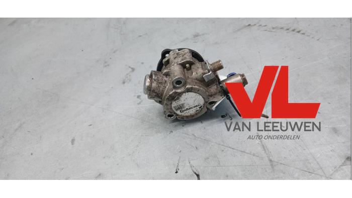 Begagnade Högtryckspump Opel Vectra C Caravan 2.2 DIG 16V Pris € 340,00 Marginaltabell erbjuds av Van Leeuwen Auto Onderdelen