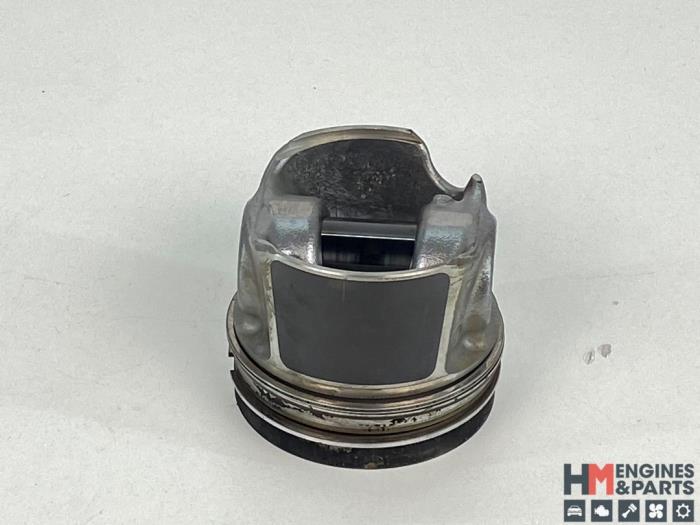 Usagé Piston Volkswagen Golf VII Variant (AUVV) 1.6 TDI 16V Prix € 30,25 Prix TTC proposé par HM Engines & Parts