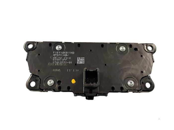 Radio control panel Ford Focus 3 1.0 Ti-VCT EcoBoost 12V 125 - 2024819 FORD
