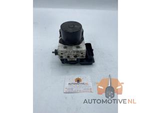 Używane Pompa ABS Volkswagen Polo V (6R) 1.2 TDI 12V BlueMotion Cena € 40,00 Procedura marży oferowane przez AutomotiveNL Oss