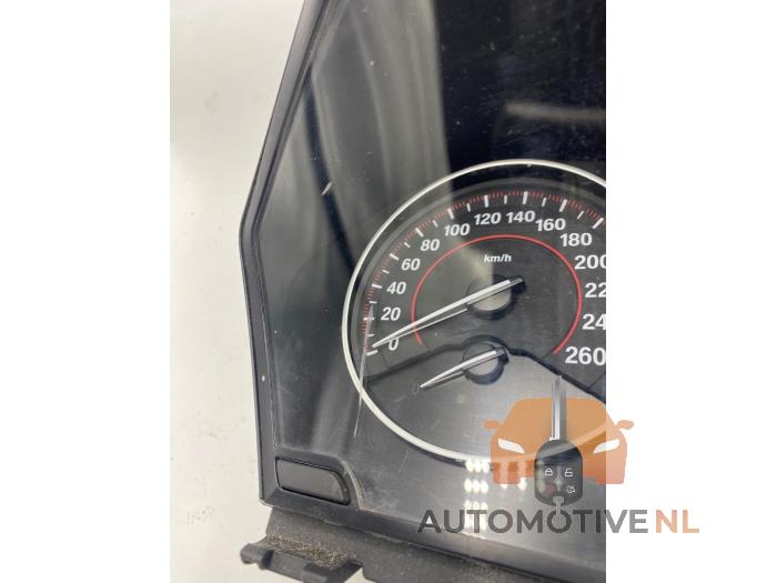 Instrument panel from a BMW 1 serie (F20) 125d 2.0 16V 2014
