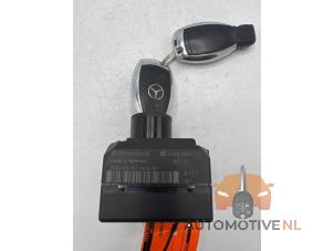 Used Electronic ignition key Mercedes S (W221) 3.0 S-320 CDI 24V Price € 250,00 Margin scheme offered by AutomotiveNL