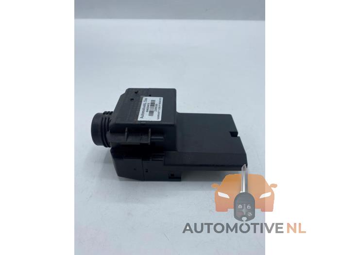 Electronic ignition key from a Mercedes-Benz Vito (639.6) 2.2 111 CDI 16V 2010