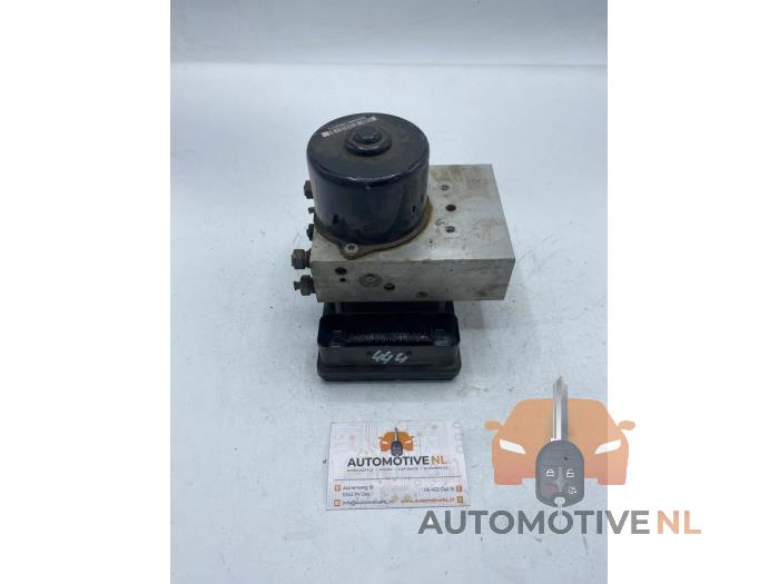 ABS pump from a Volvo S60 I (RS/HV) 2.5 T 20V 2007