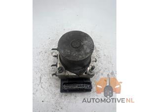 Usados Bomba ABS Nissan Primera (P12) 1.6 16V Precio € 25,00 Norma de margen ofrecido por AutomotiveNL Oss