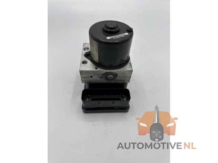 ABS pump from a Audi A3 (8P1) 2.0 TDI 16V 2004