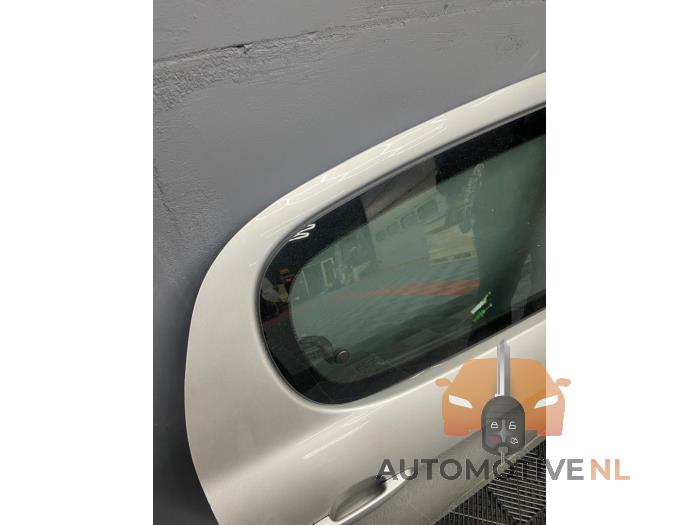 Puerta de 4 puertas derecha detrás de un Peugeot 108 1.0 12V 2016