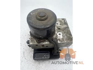 Used ABS pump Volkswagen Bora (1J2) 2.0 Price € 35,00 Margin scheme offered by AutomotiveNL Oss