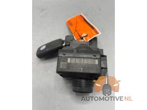 Usagé Serrure de contact électronique Volkswagen Crafter 2.5 TDI 30/32/35 Prix € 250,00 Règlement à la marge proposé par AutomotiveNL Oss