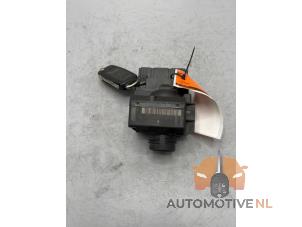 Used Electronic ignition key Volkswagen Crafter 2.5 TDI 30/32/35 Price € 250,00 Margin scheme offered by AutomotiveNL Oss