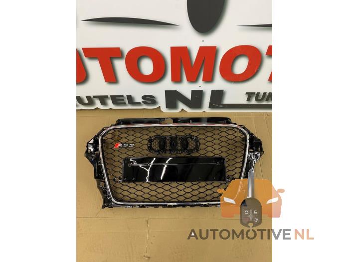 Grille from a Audi A3 Sportback (8VA/8VF)  2014