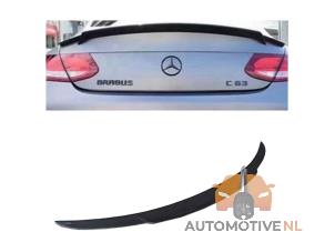 Używane Tylny spojler Mercedes C (C205) Cena € 220,00 Procedura marży oferowane przez AutomotiveNL Oss