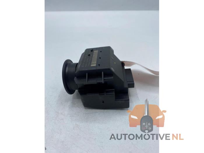 Electronic ignition key from a Mercedes-Benz CLK (W209) 3.2 320 V6 18V 2004